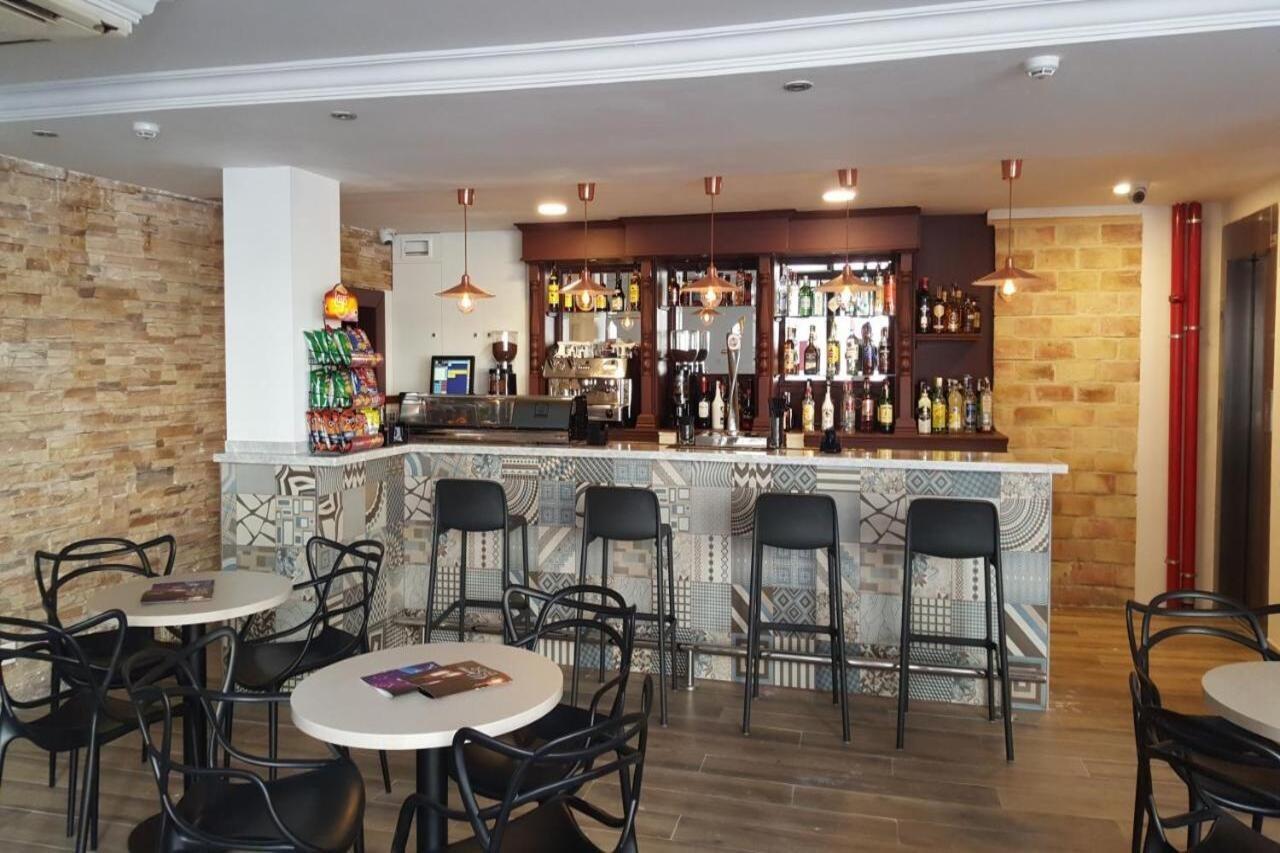 Hotel Queens - Adults Only Benidorm Ngoại thất bức ảnh