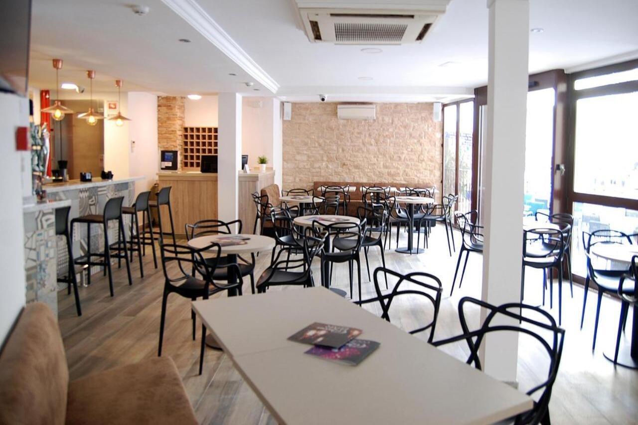 Hotel Queens - Adults Only Benidorm Ngoại thất bức ảnh