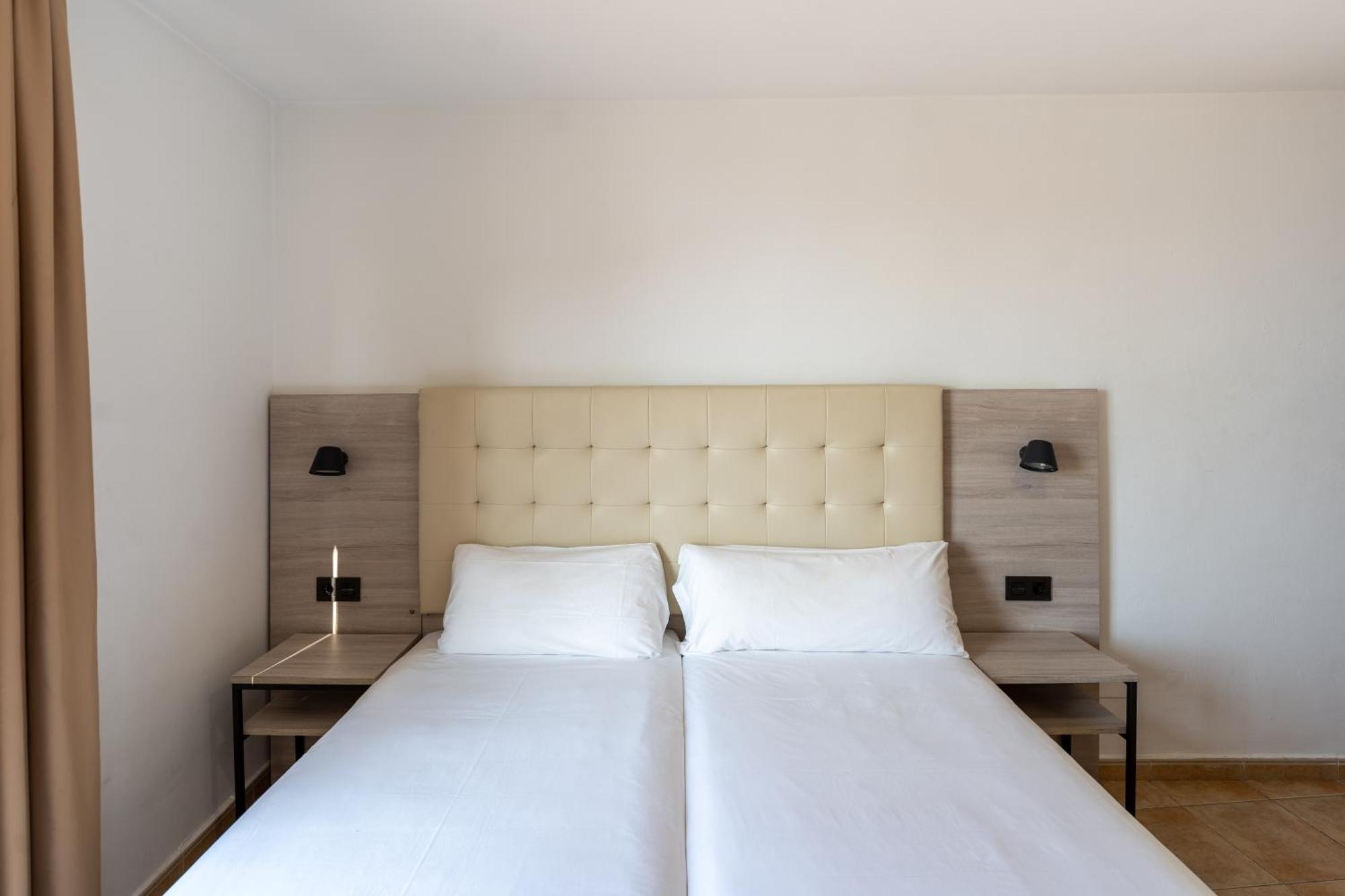 Hotel Queens - Adults Only Benidorm Ngoại thất bức ảnh