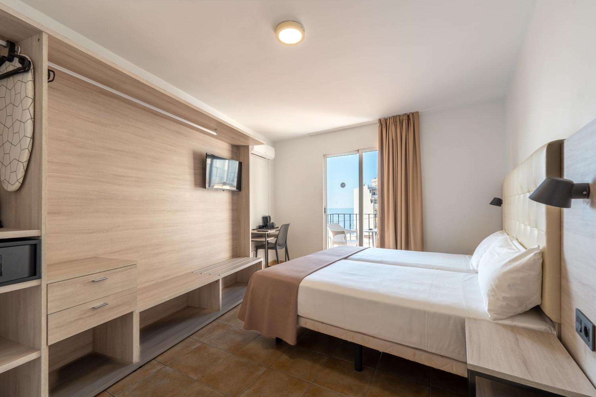 Hotel Queens - Adults Only Benidorm Ngoại thất bức ảnh
