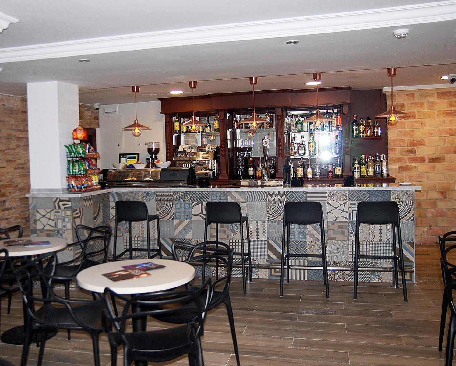 Hotel Queens - Adults Only Benidorm Ngoại thất bức ảnh