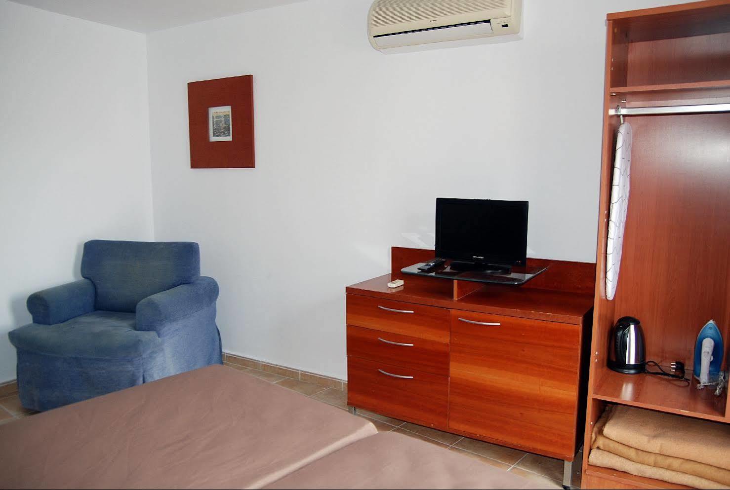 Hotel Queens - Adults Only Benidorm Ngoại thất bức ảnh