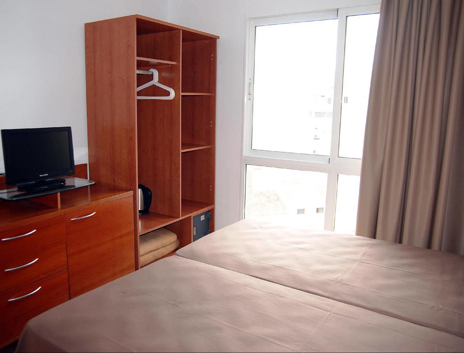 Hotel Queens - Adults Only Benidorm Ngoại thất bức ảnh