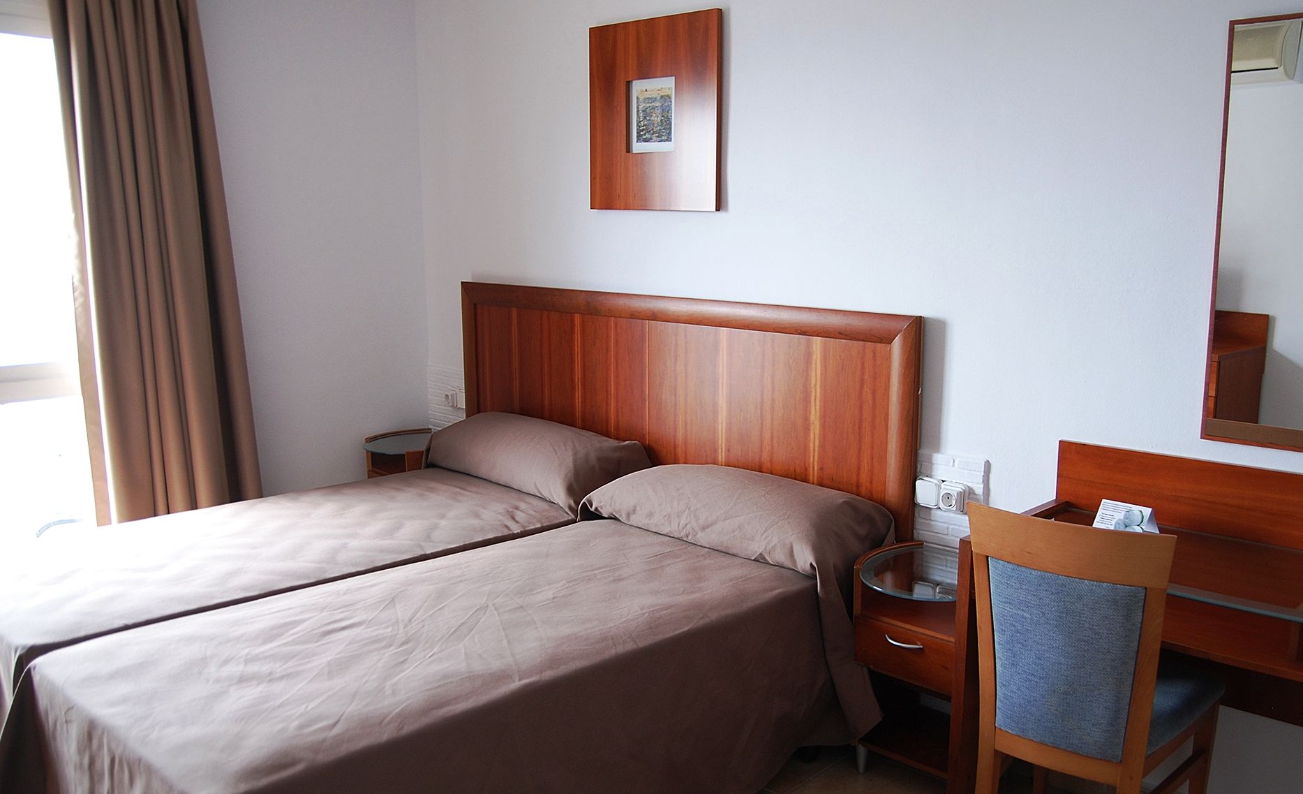 Hotel Queens - Adults Only Benidorm Ngoại thất bức ảnh