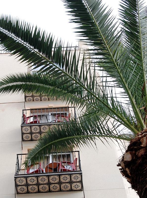 Hotel Queens - Adults Only Benidorm Ngoại thất bức ảnh