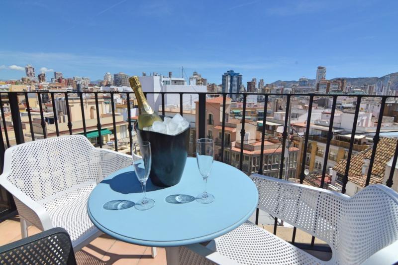 Hotel Queens - Adults Only Benidorm Ngoại thất bức ảnh